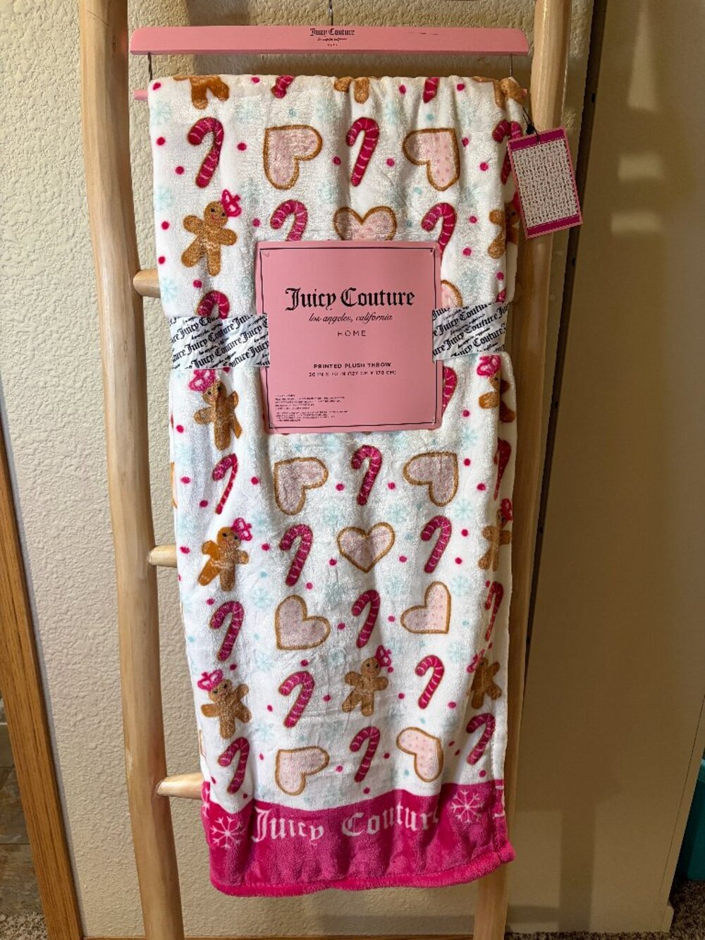 Juicy Couture Christmas Gingerbread Candy Cane Plush Throw 50x70 Pink NWT